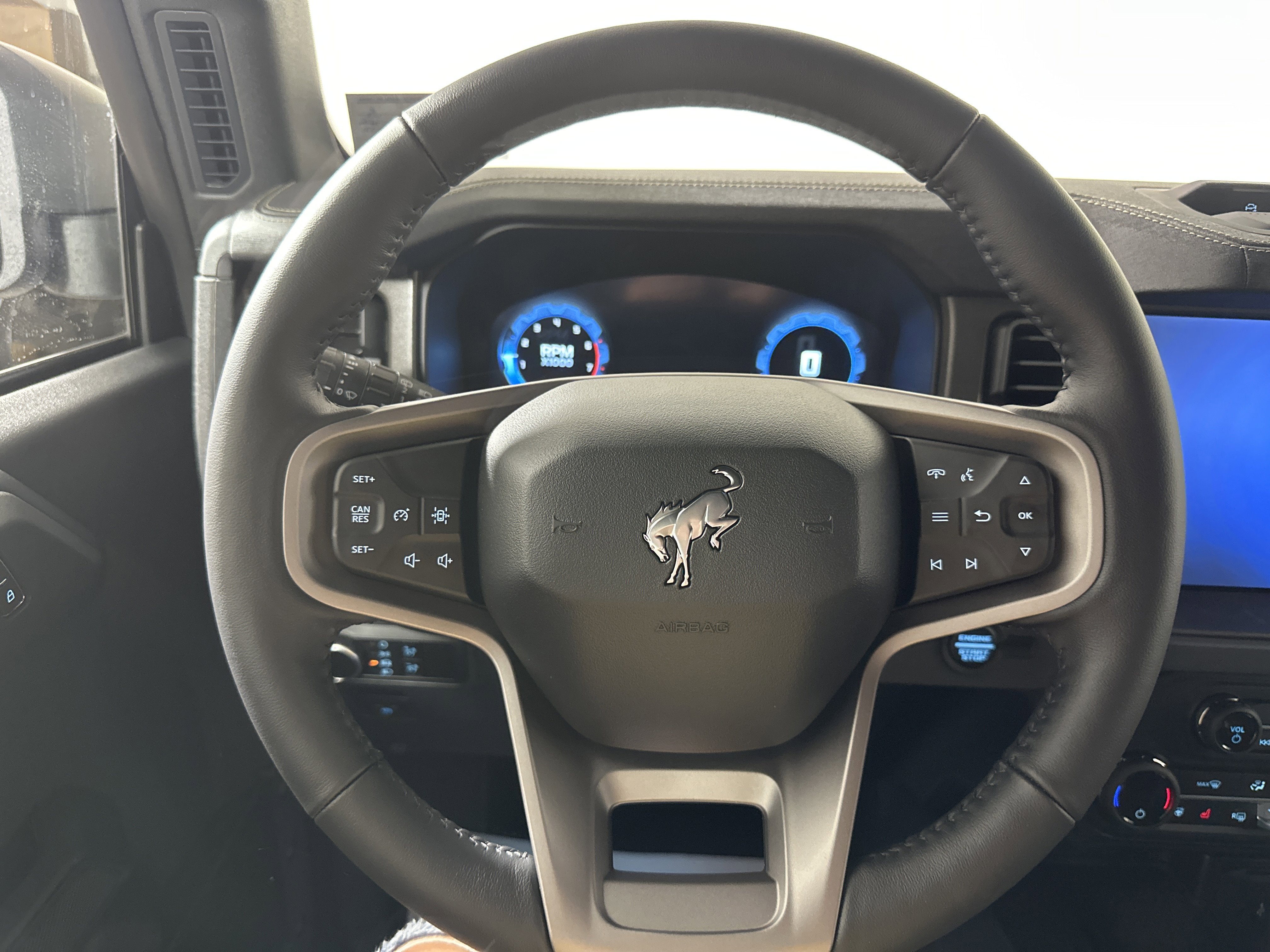 New 2025 CARBONIZED GRAY MET Ford Badlands image 12