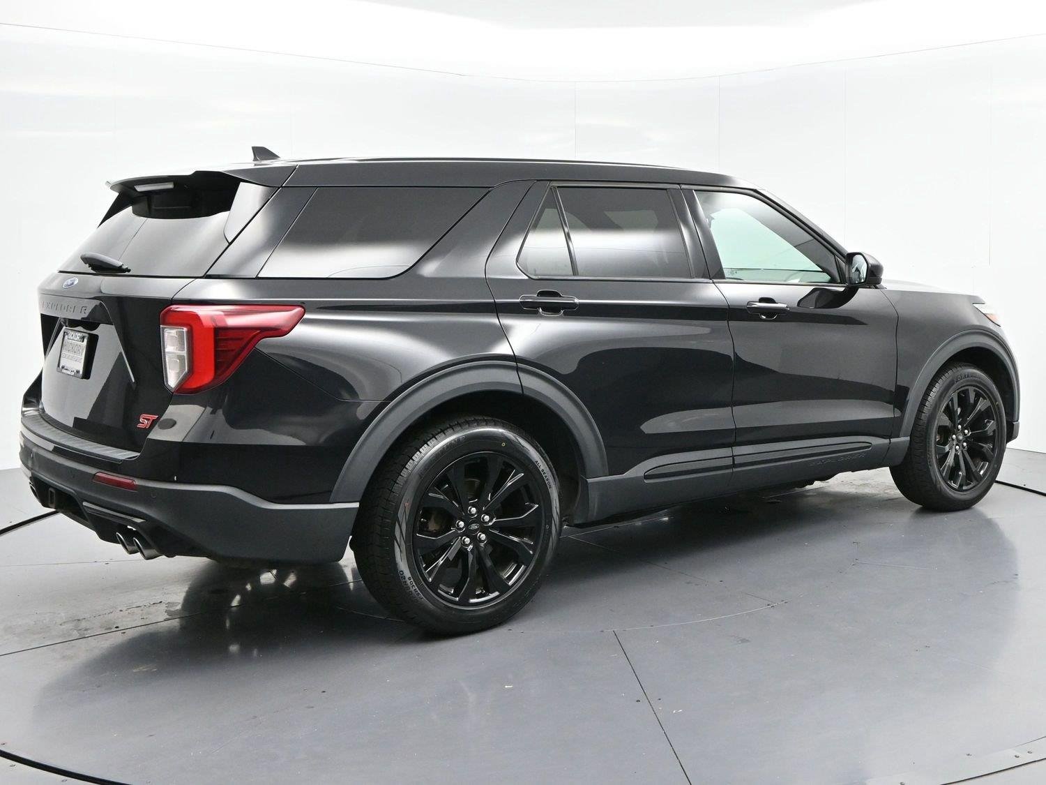 Used 2022 Agate Black Ford ST image 7