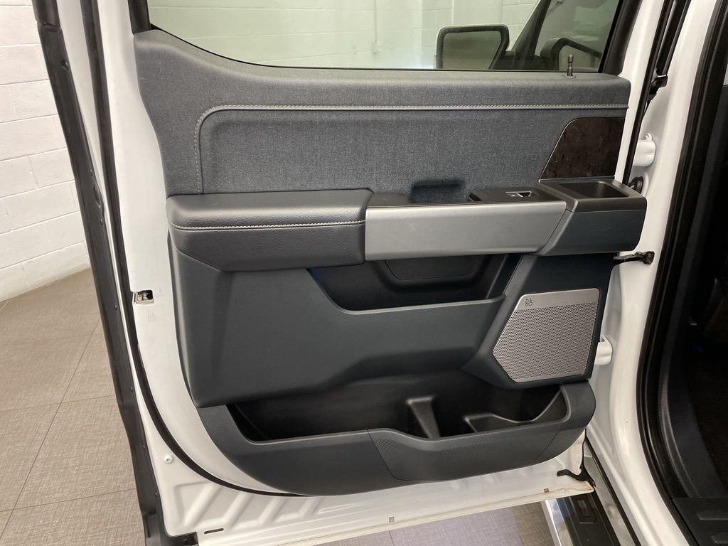 Used 2022 White Ford Lariat image 24