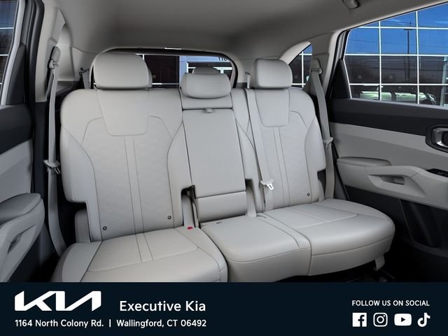 New 2026 Wolf Gray Kia S image 16
