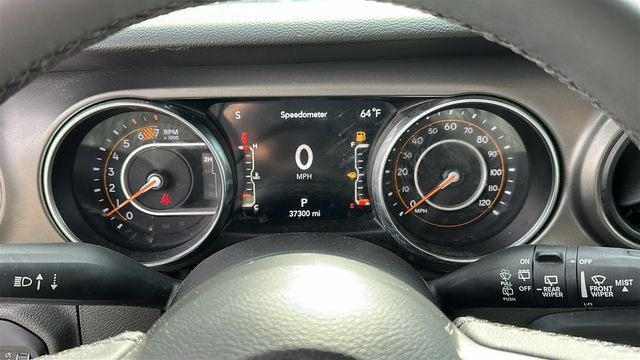 Used 2023 White Jeep Sport S image 12