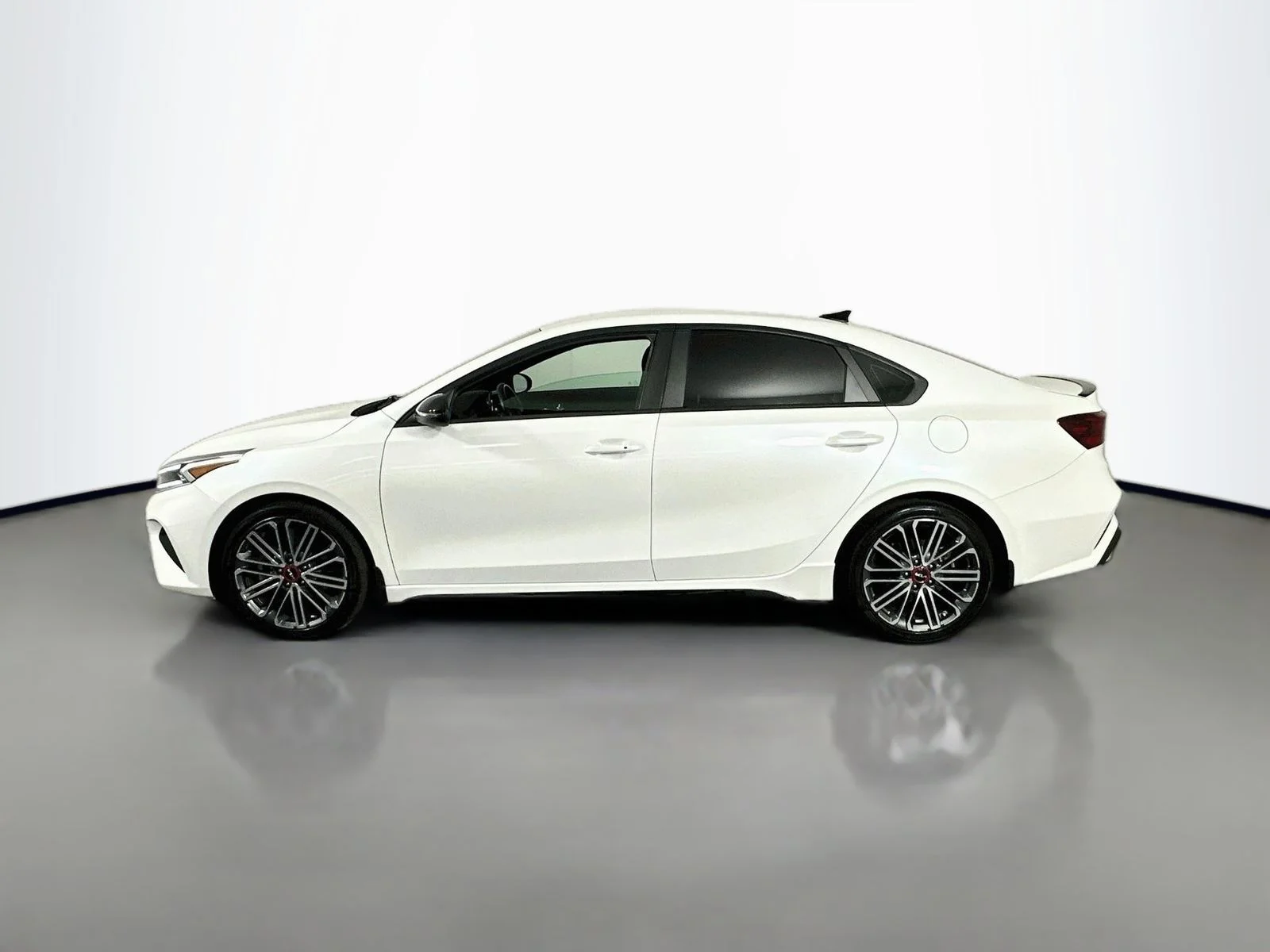 Used 2022 Snow White Pearl Kia GT image 4
