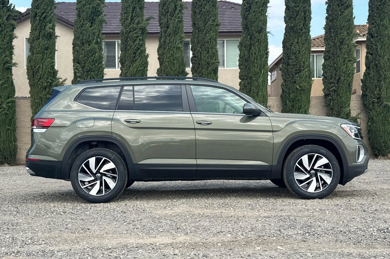 New 2026 Avocado Green Pearl Volkswagen 2.0T SE w/Technology image 3