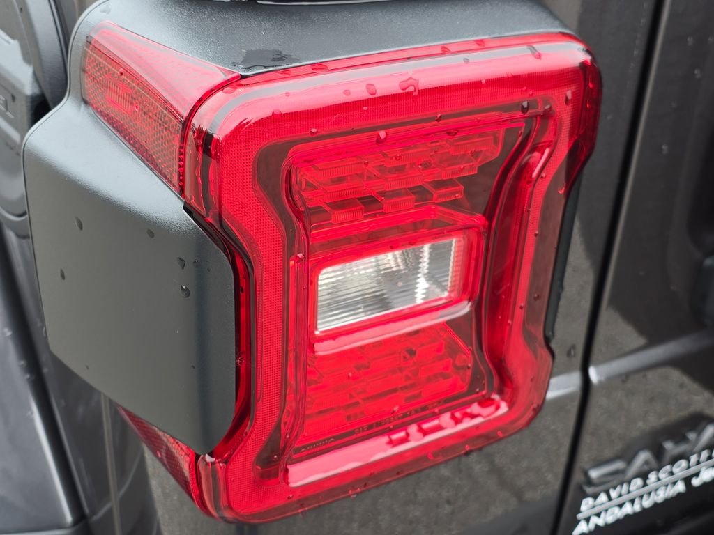 2026 Jeep Wrangler 4-Door Sahara - Photo 9