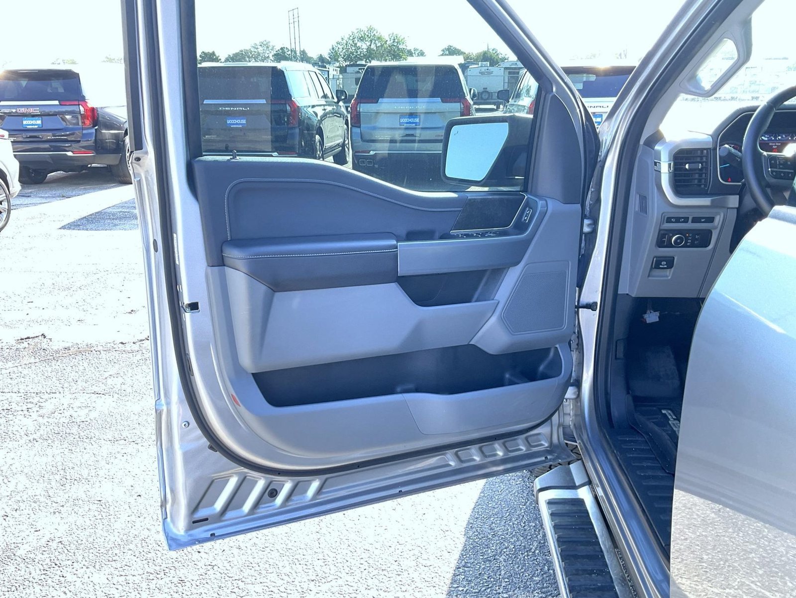 2023 Ford F-150 XLT - Photo 10