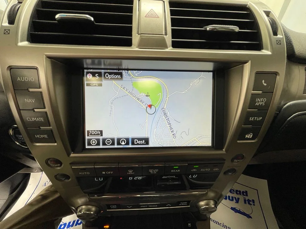 Used 2021  Lexus 460 Luxury image 23