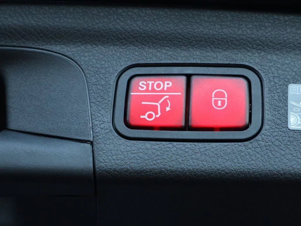 Certified Used 2026 Black Mercedes-Benz GLE 350 image 18