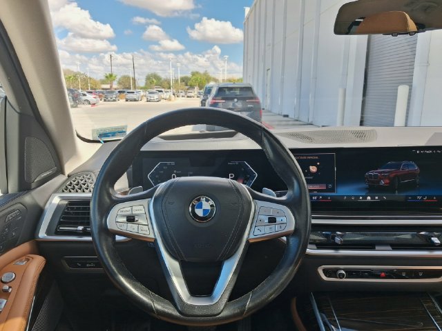 Used 2025 Red BMW xDrive40i image 14