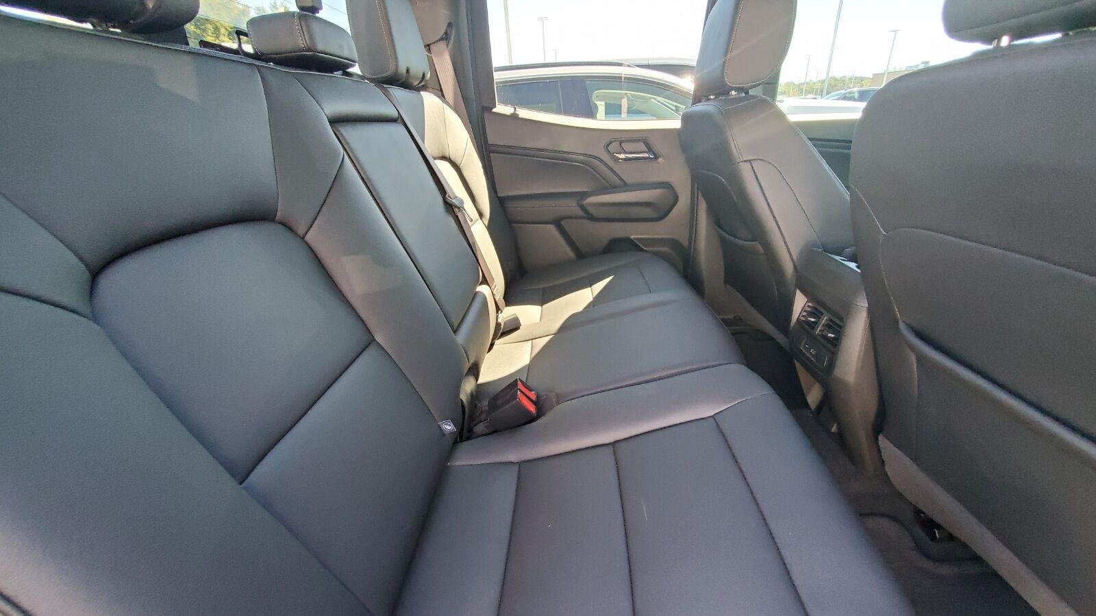 Used 2025 Summit White GMC Elevation image 6