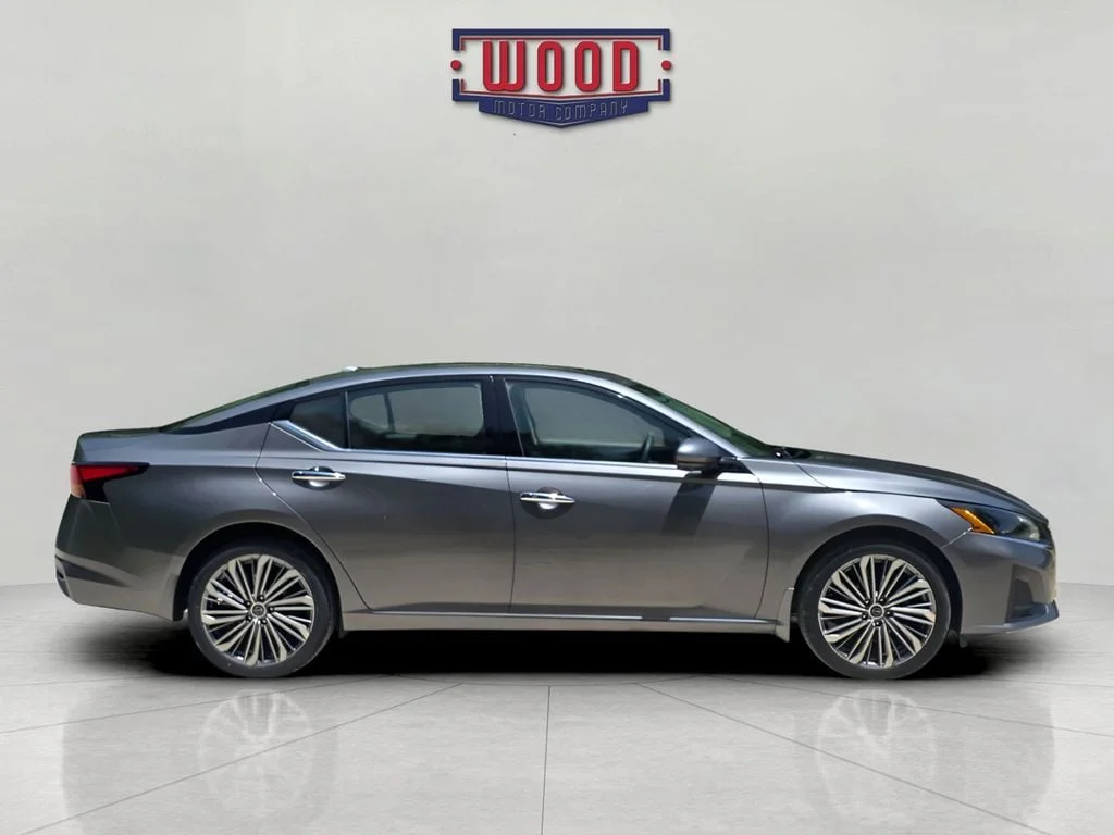 Used 2025 Gun Metallic Nissan 2.5 SL image 2