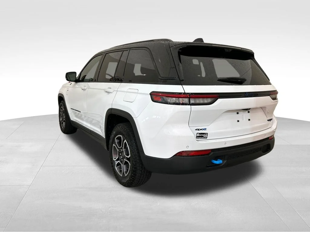 Used 2023 White Jeep Trailhawk 4xe image 3
