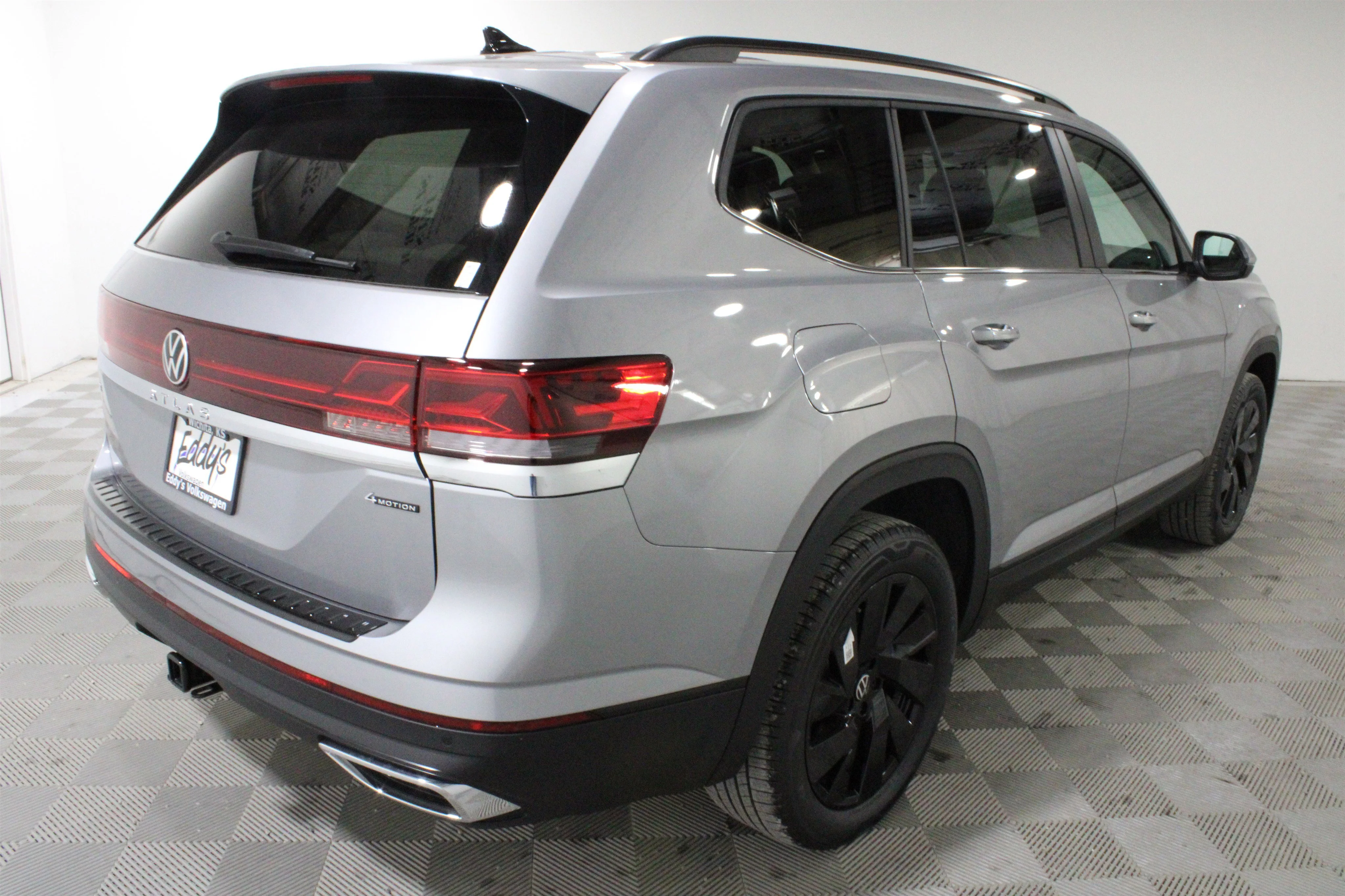 New 2026 Silver Mist Metallic Volkswagen 2.0T SE w/Technology image 29