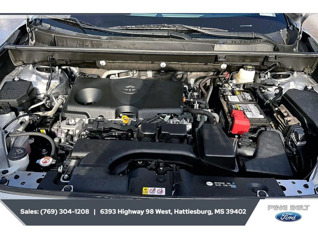 Used 2023 Silver Sky Metallic Toyota XLE Premium image 8