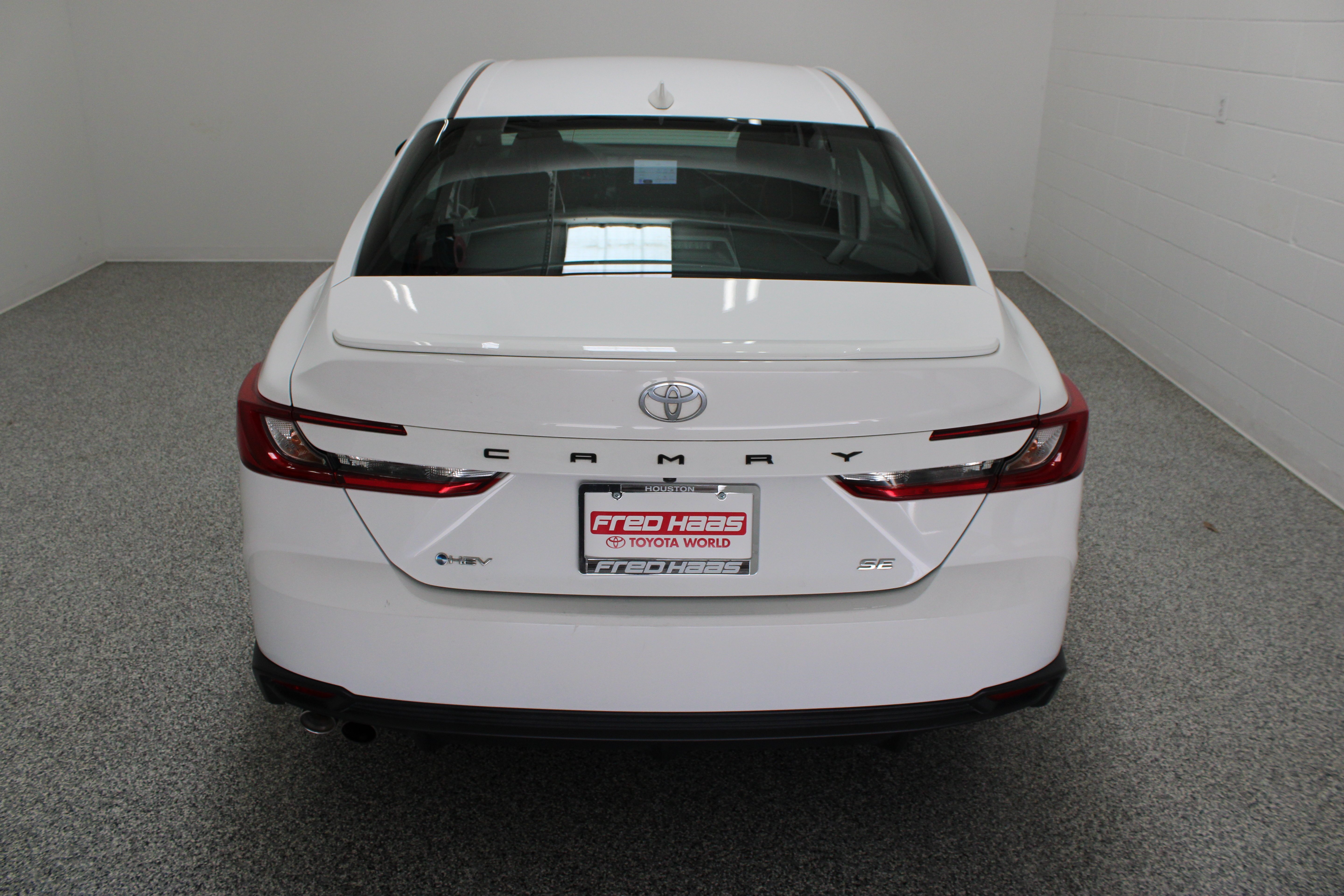 Used 2025 BLIZZARD PEARL Toyota SE image 8