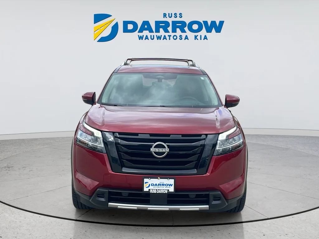 Used 2023 Red Nissan Platinum image 8