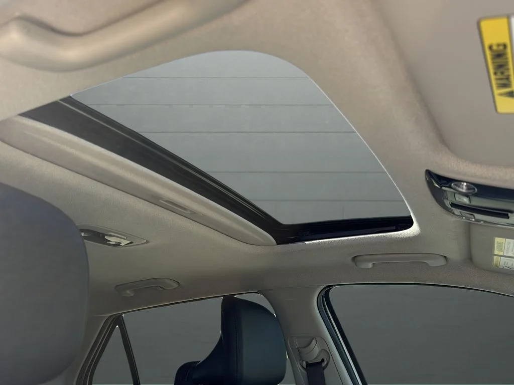 Used 2023 White Kia Wave image 15