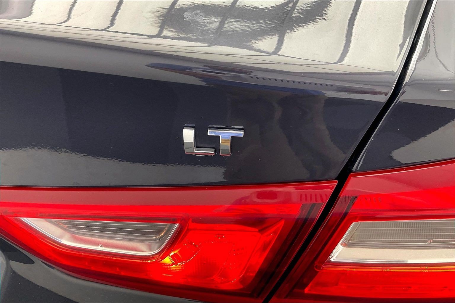 Used 2025 Night Shade Metallic Chevrolet LT image 7