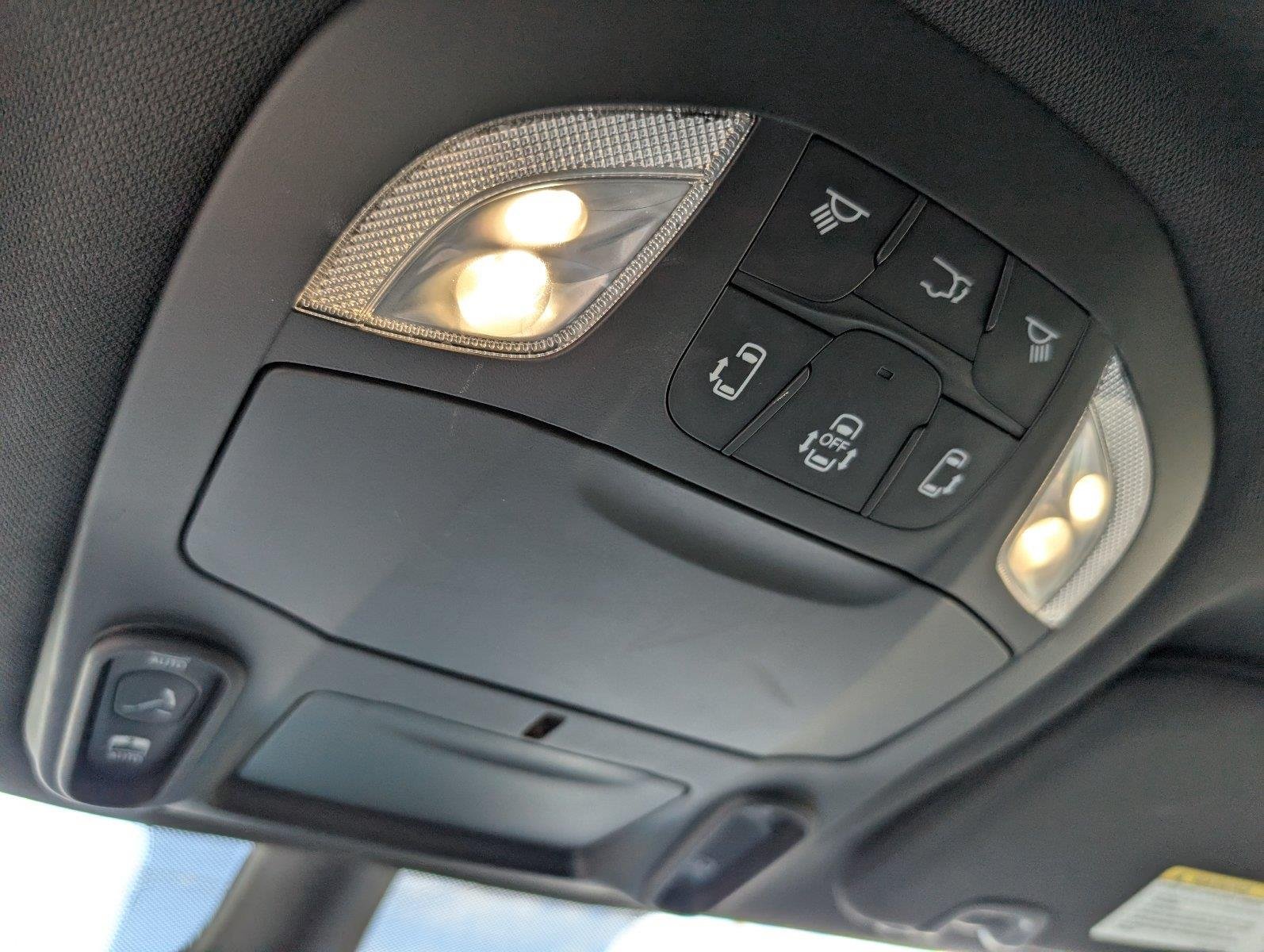 Used 2025 Diamond Black Crystal Pearlcoat Chrysler Limited image 24