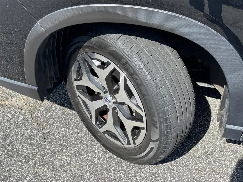 Used 2021 Black Subaru Premium image 27