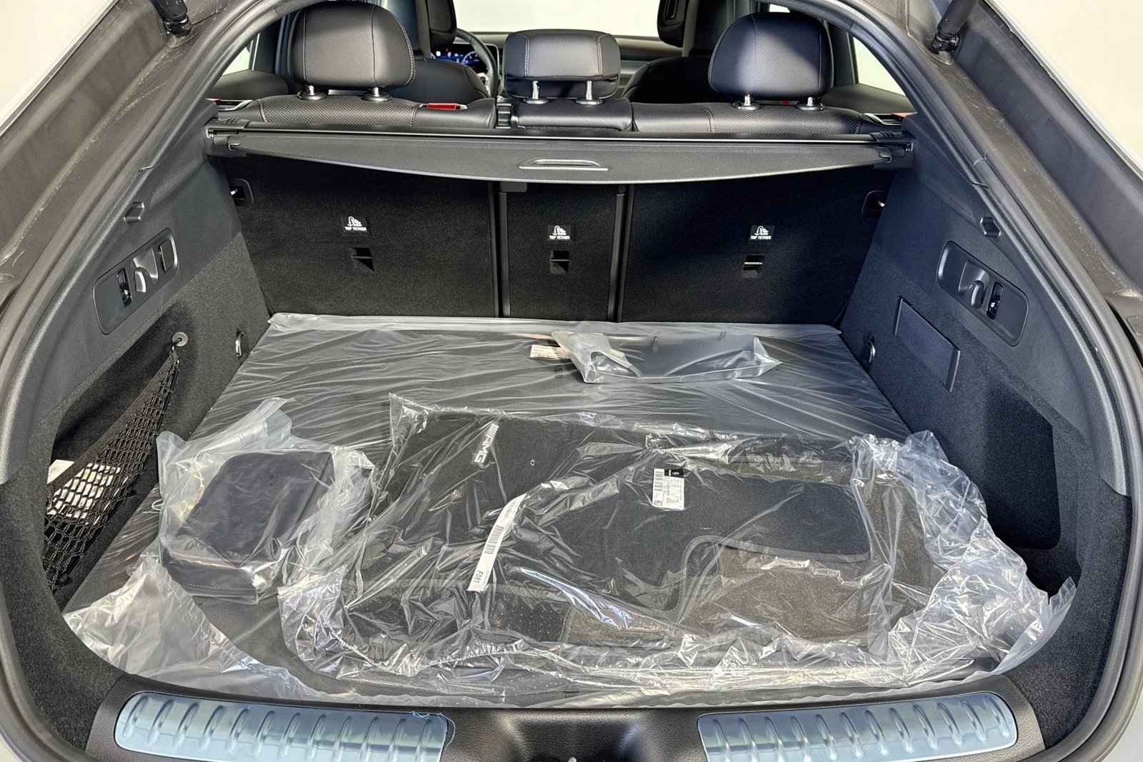 New 2026 MANUFAKTUR Alpine Grey Mercedes-Benz AMG® GLC 43 image 24