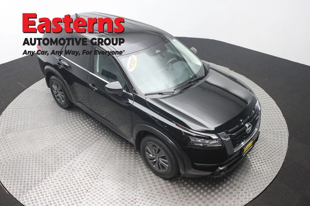 Used 2024 Black Nissan S image 3