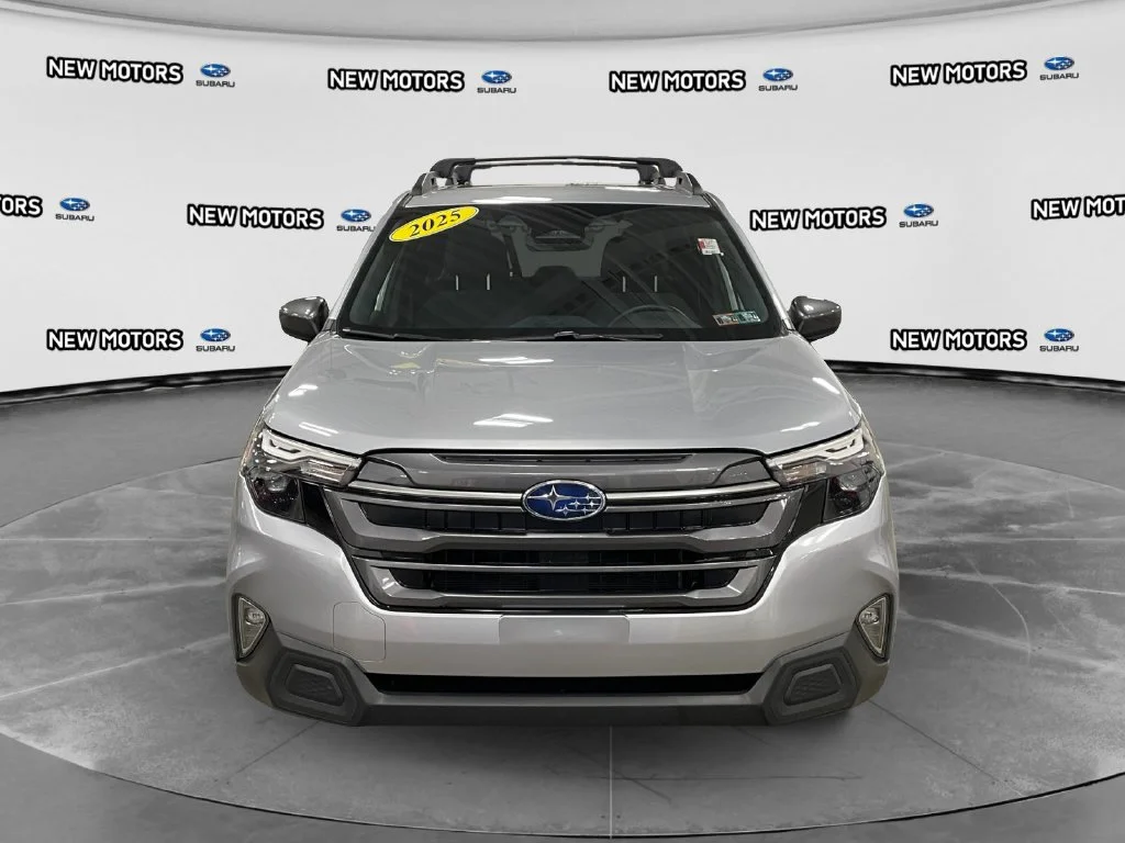 Used 2025 Ice Silver Metallic Subaru Premium image 8