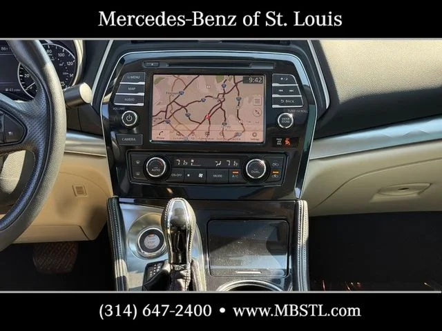 Used 2020 White Nissan 3.5 SL image 16