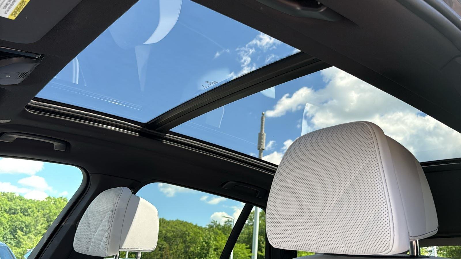 Used 2024 Skyscraper Grey Metallic BMW xDrive50e image 21