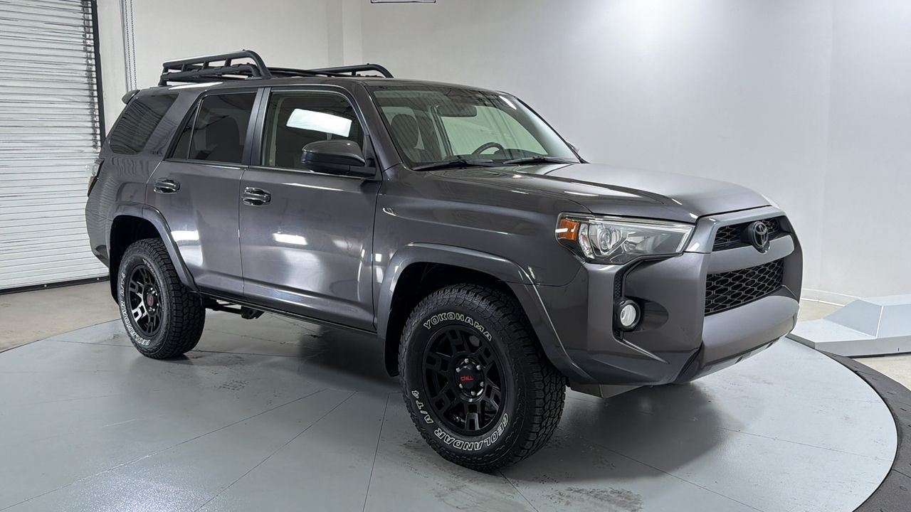 Certified Used 2019 Gray Toyota SR5 image 3