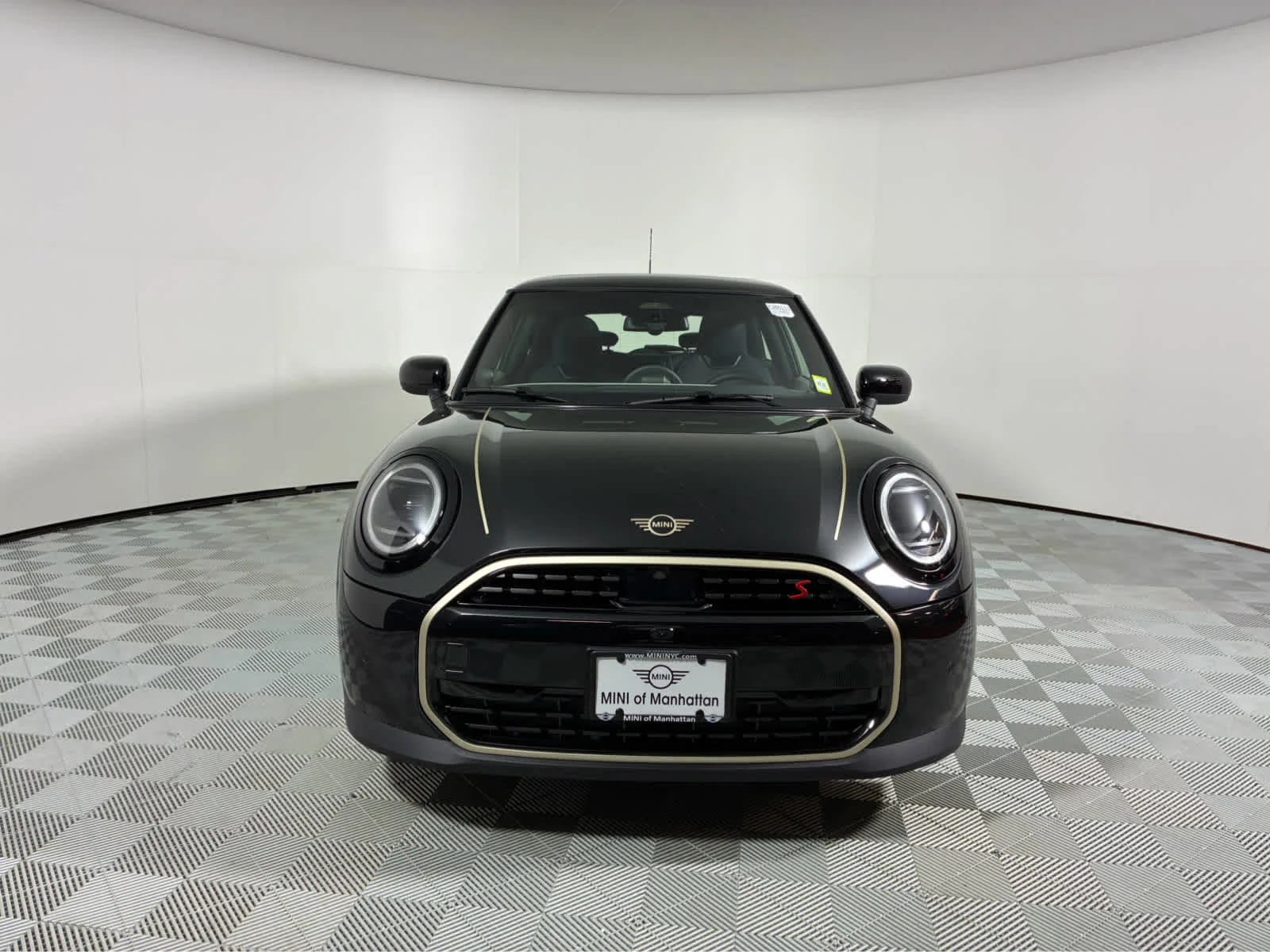 New 2026 Midnight Black II Metallic MINI Iconic image 8