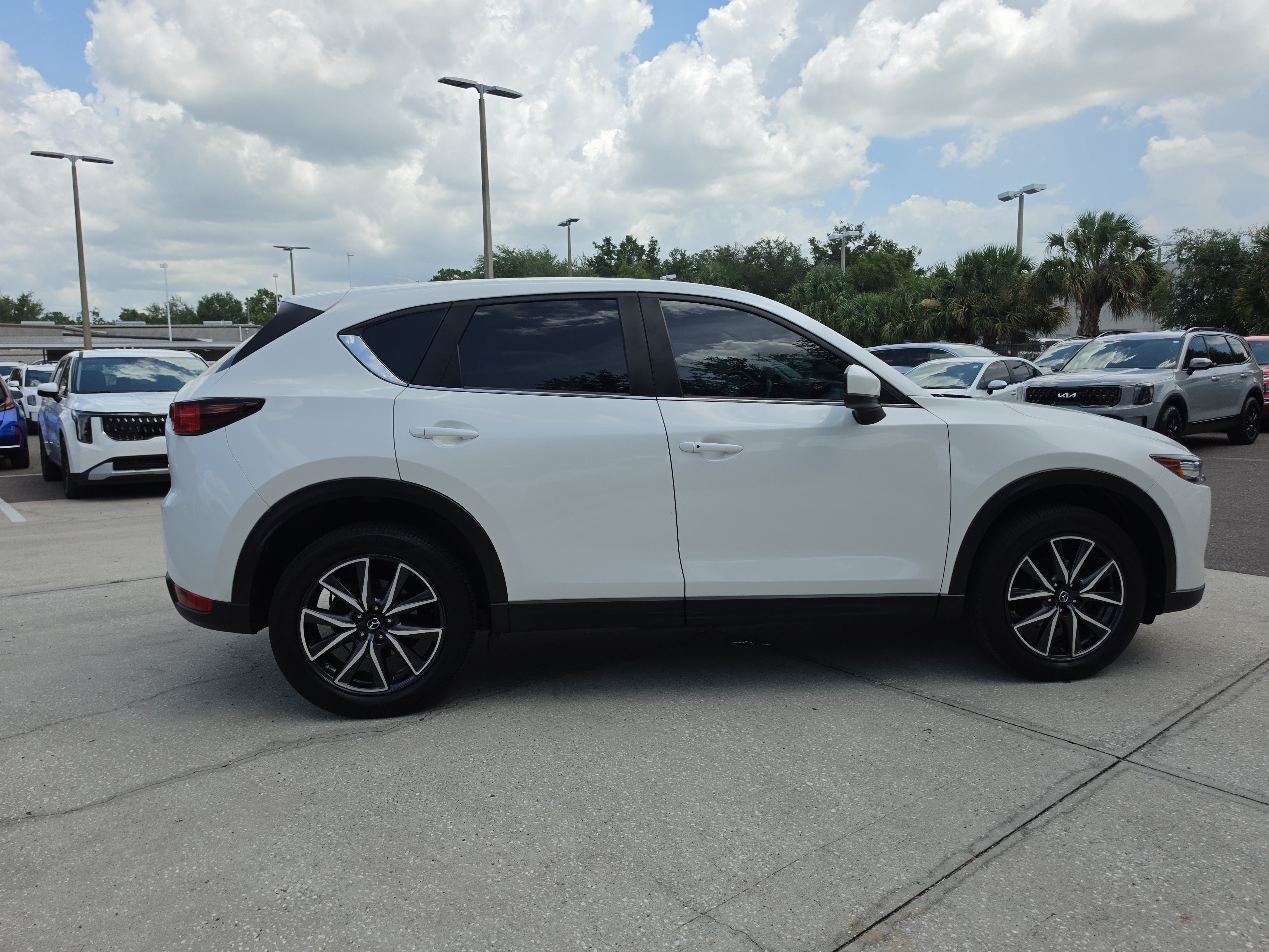 Used 2018 Snowflake White Pearl Mica Mazda Touring image 9