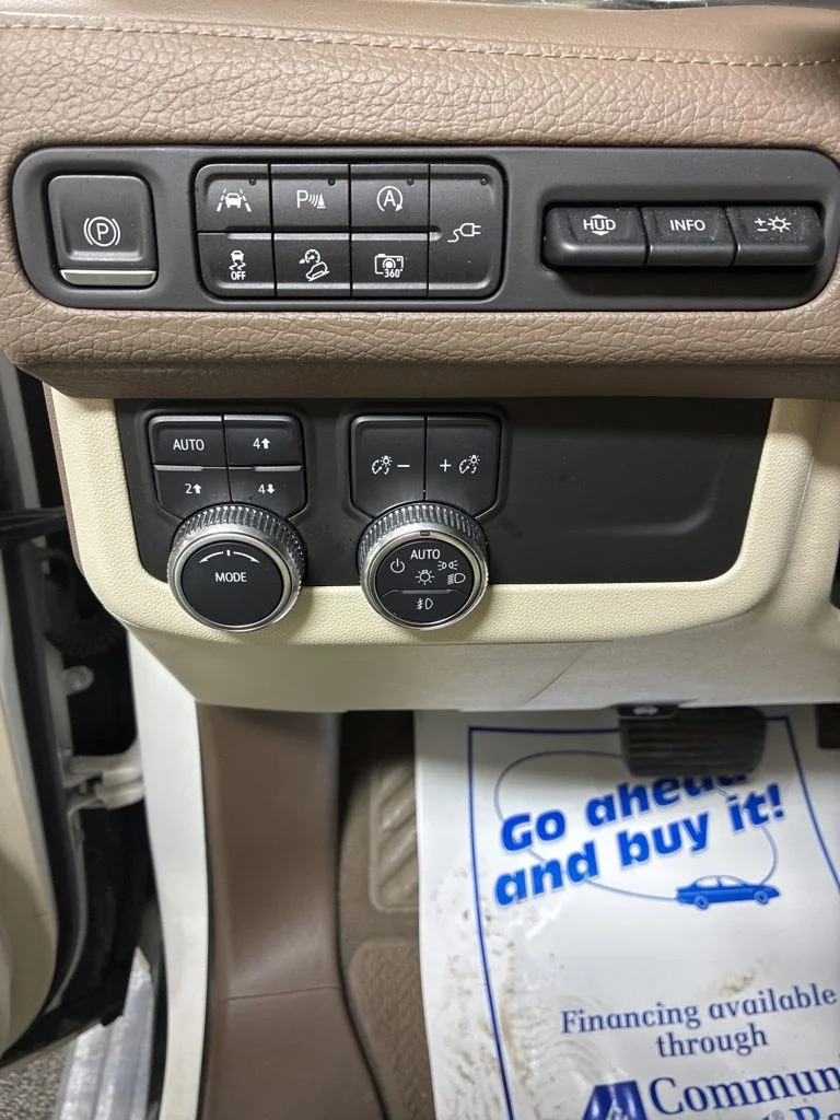 Used 2022 White GMC Denali image 15