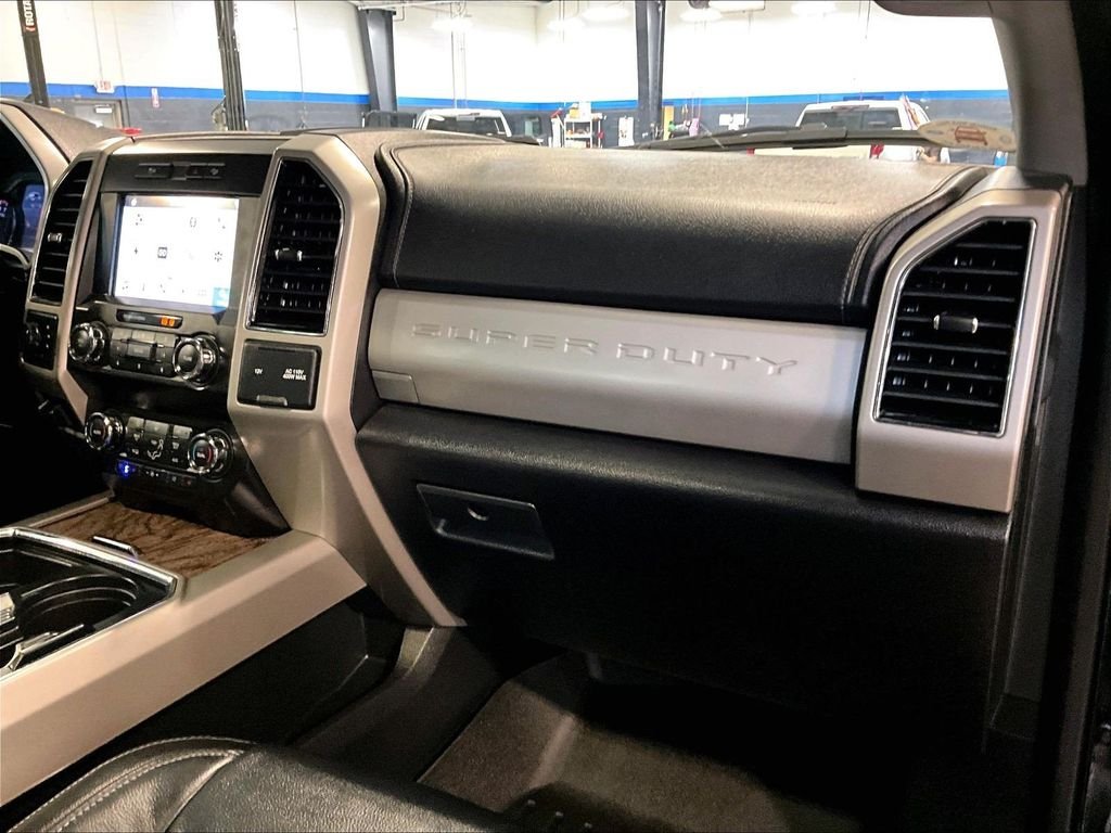 Used 2019 Black Ford Lariat image 13