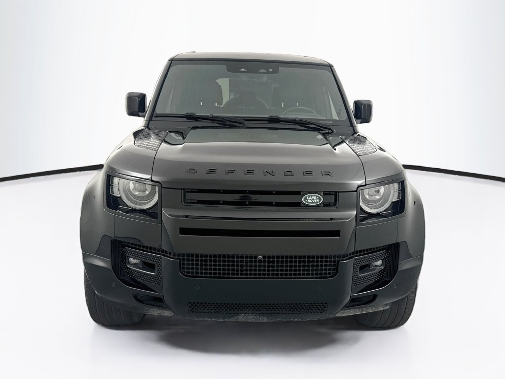 Used 2024 Black Land Rover X-Dynamic SE image 2