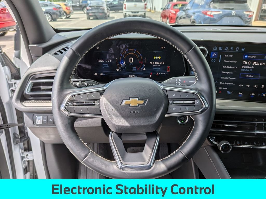 Used 2025 White Chevrolet LT image 14