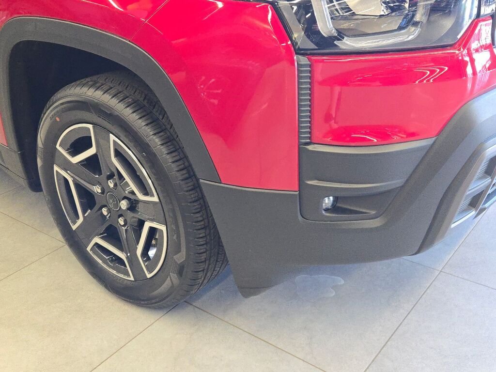 New 2026 Red Hot Pearl-Coat Exterior Paint Jeep Limited image 5