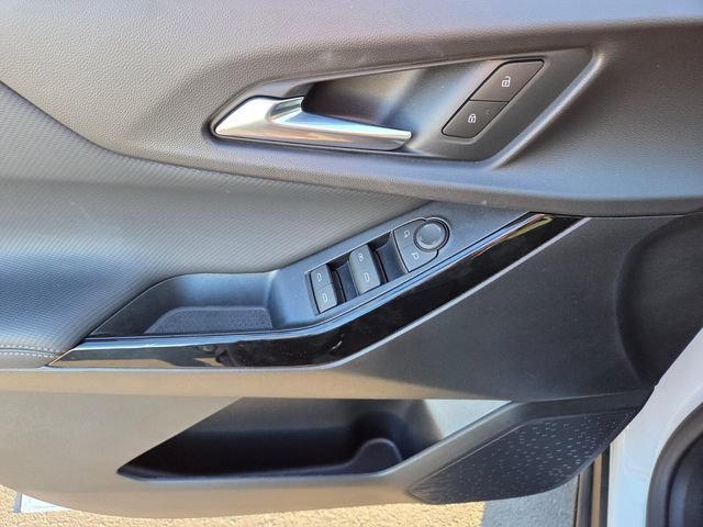New 2027 Summit White Chevrolet LT image 9