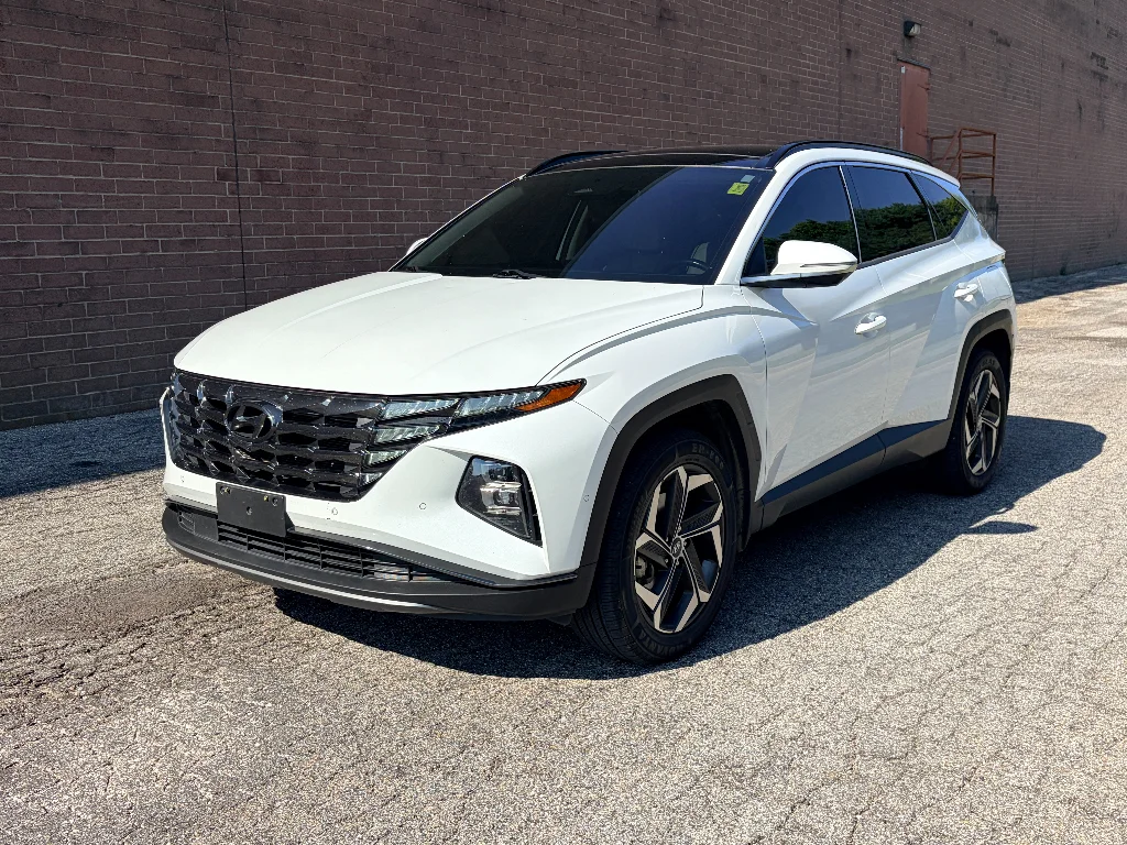 Used 2022 Quartz White Hyundai Limited image 1