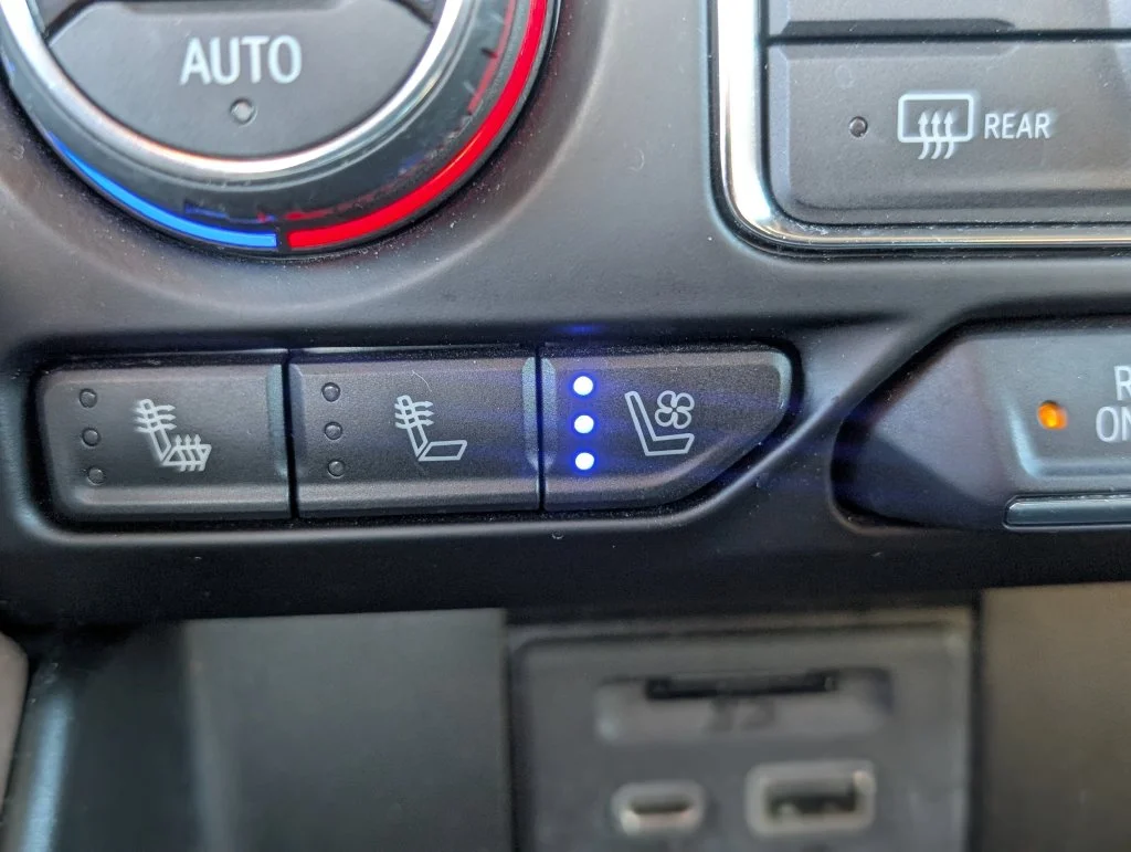 Used 2021 Beige Chevrolet High Country image 28