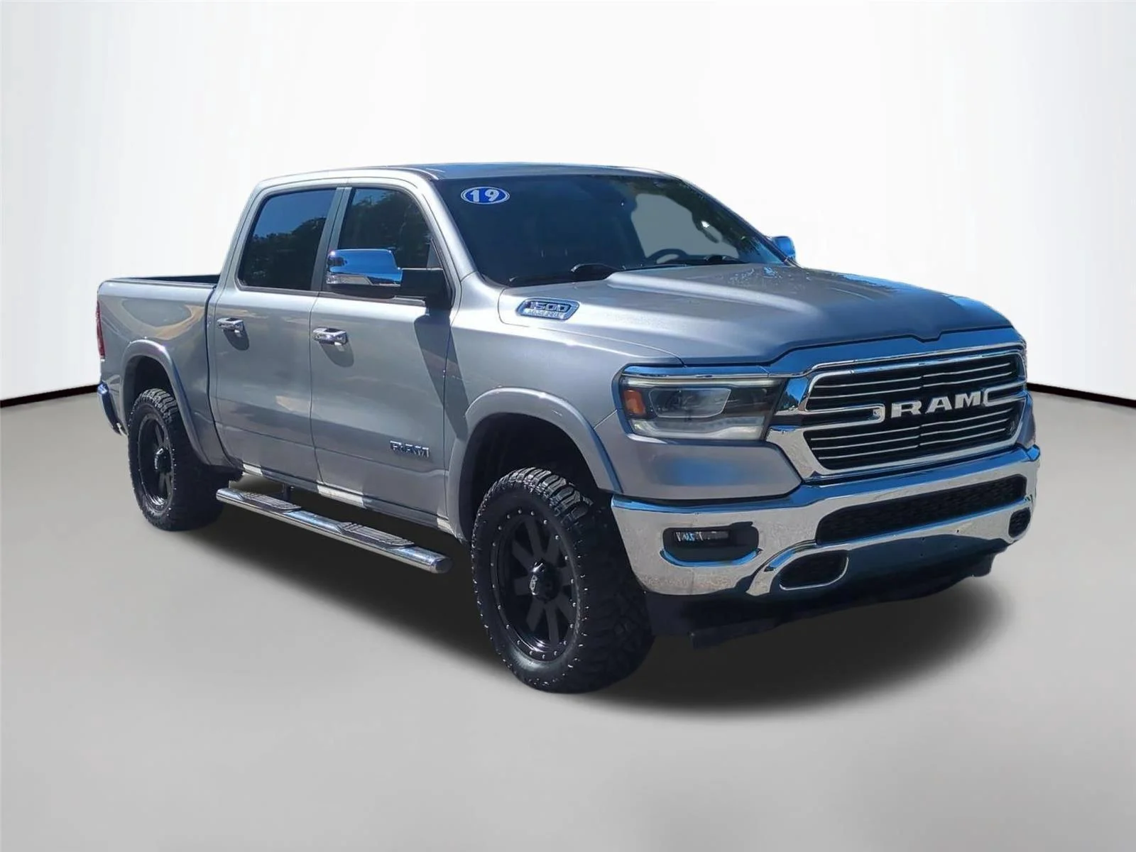 Used 2019 Billet Silver Metallic Clearcoat Ram Laramie image 7