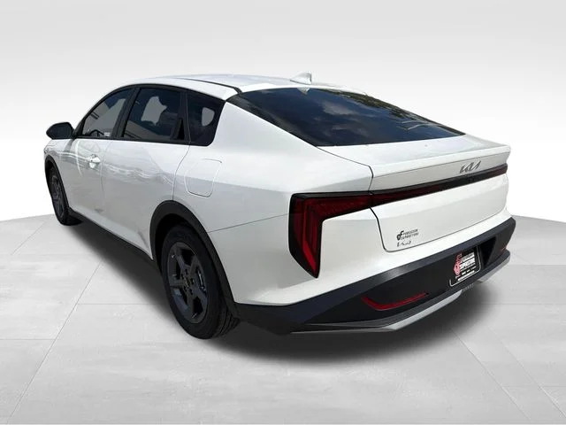 New 2026 Snow White Pearl Kia LXS image 5