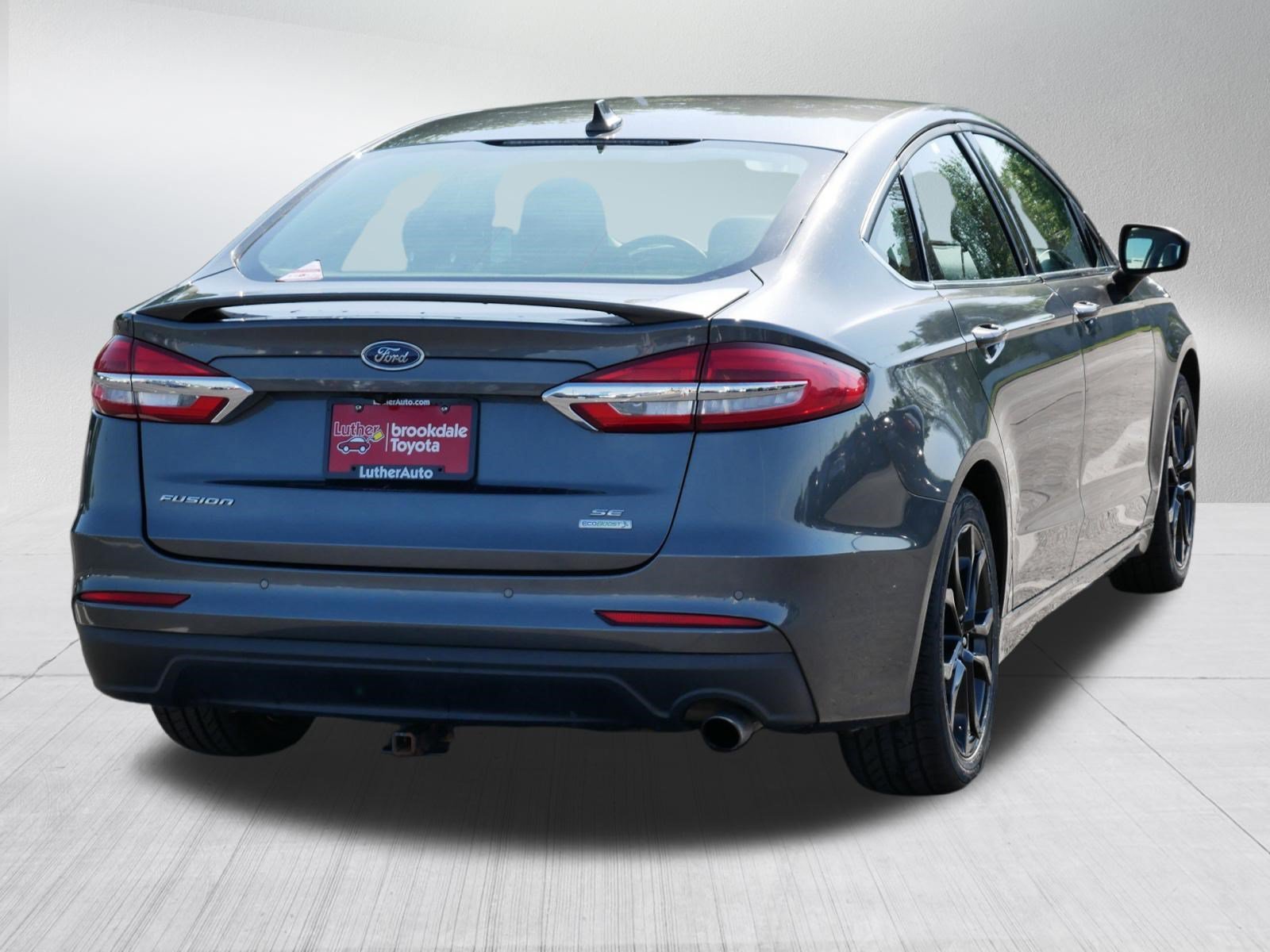 Used 2020 Magnetic Metallic Ford SE image 6