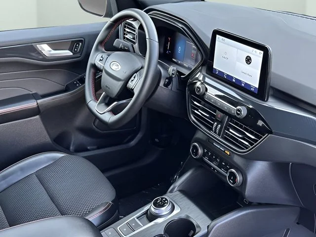 2025 Ford Escape ST-Line - Photo 28