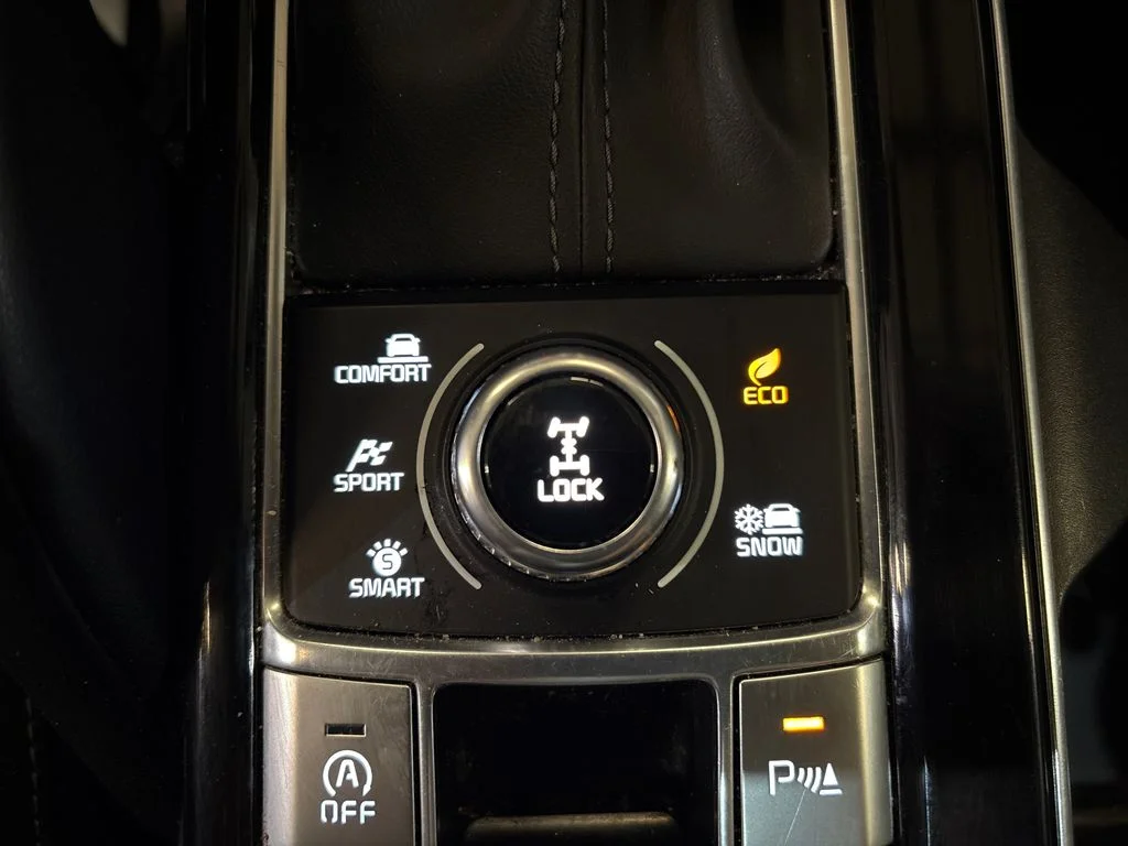 Used 2025 Black Kia S image 36