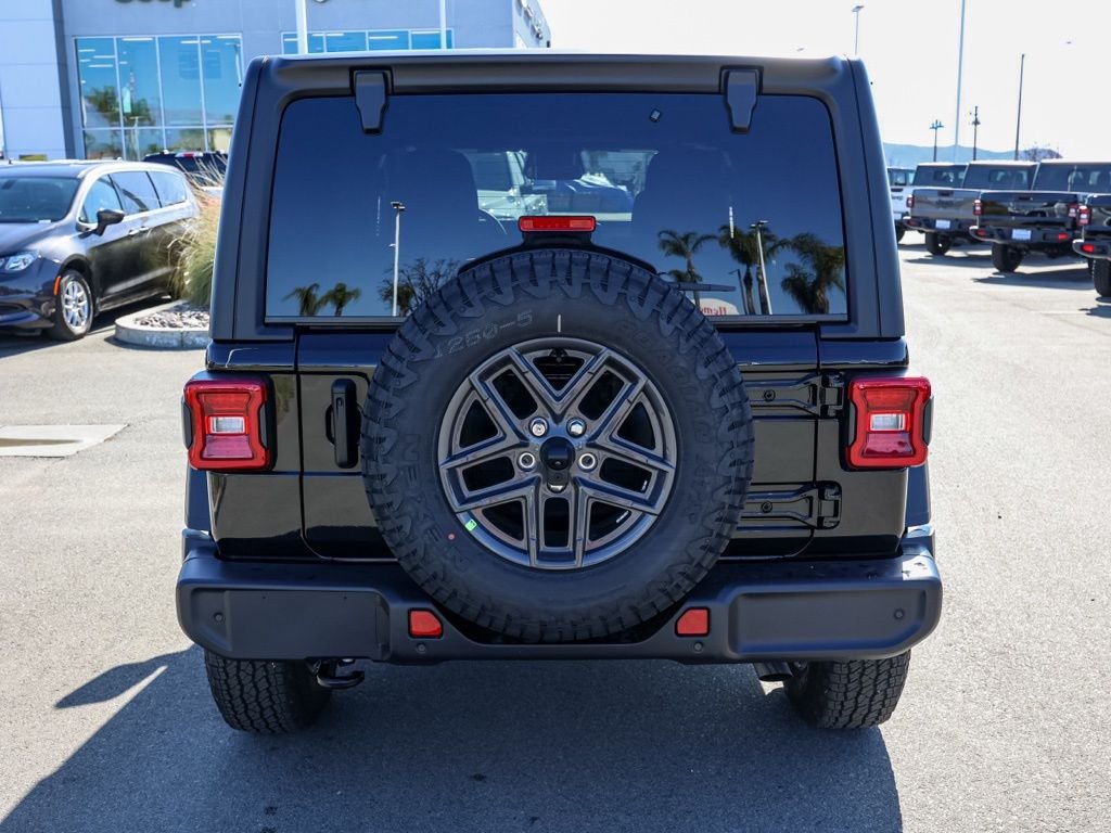 New 2026 Black Clear-Coat Exterior Paint Jeep Sport S image 4