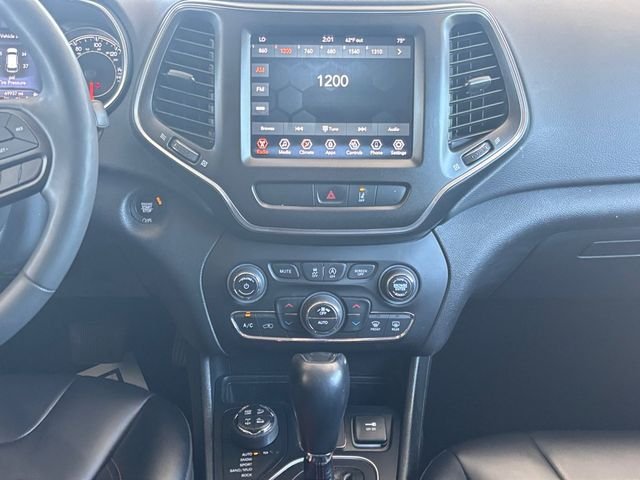 Used 2022 White Jeep Trailhawk image 4