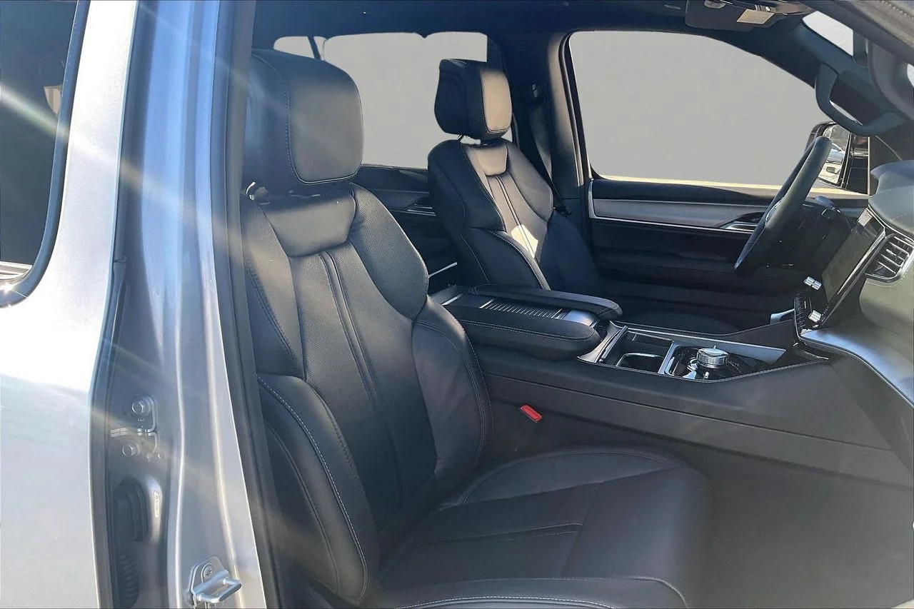 New 2026 Silver Zynith Jeep Limited Reserve image 23