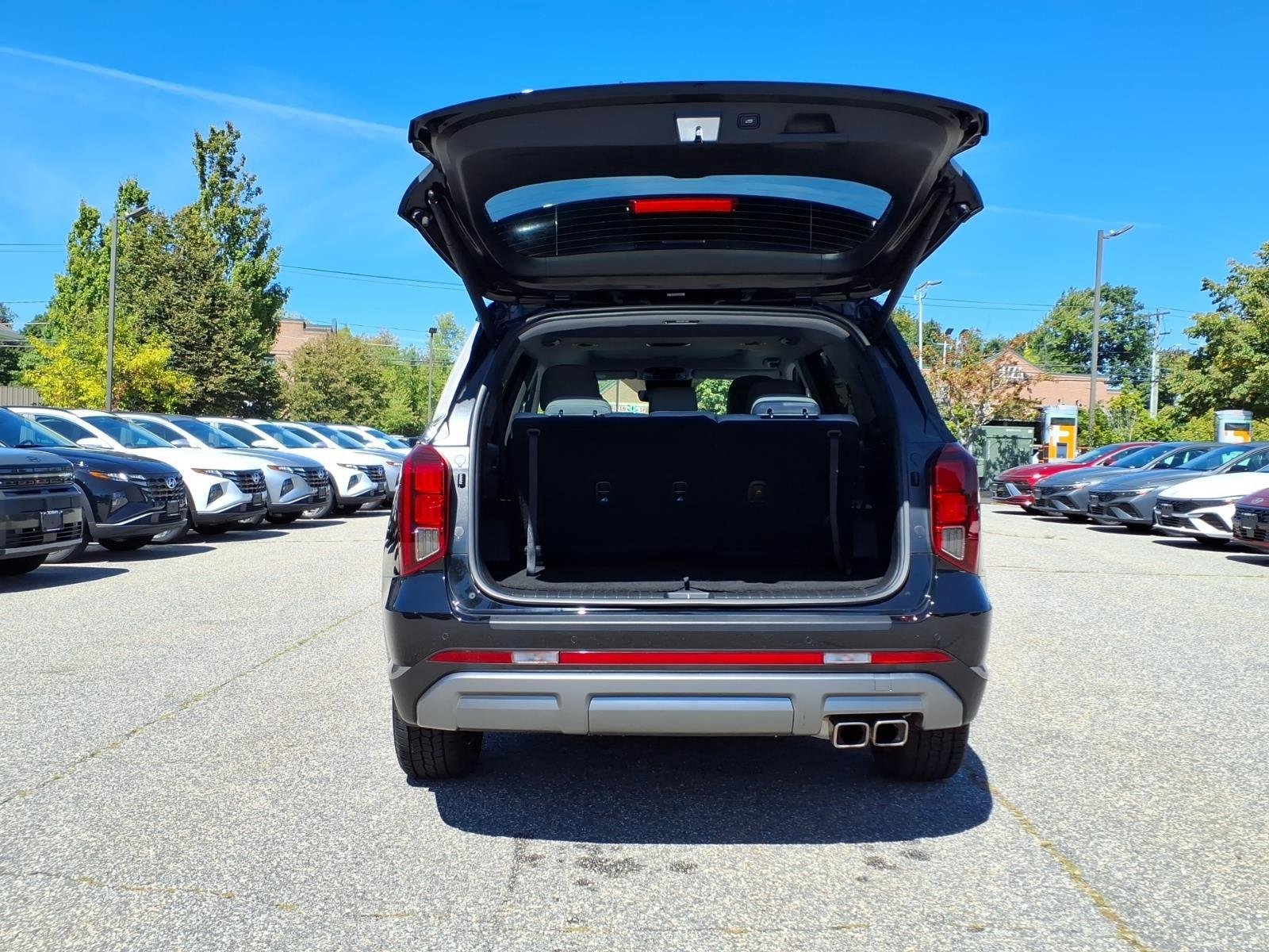 Certified Used 2024 Abyss Black Pearl Hyundai SEL 7P image 7