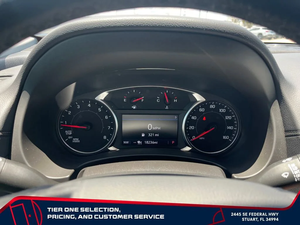 Used 2024 Volcanic Red Tintcoat GMC SLT image 21