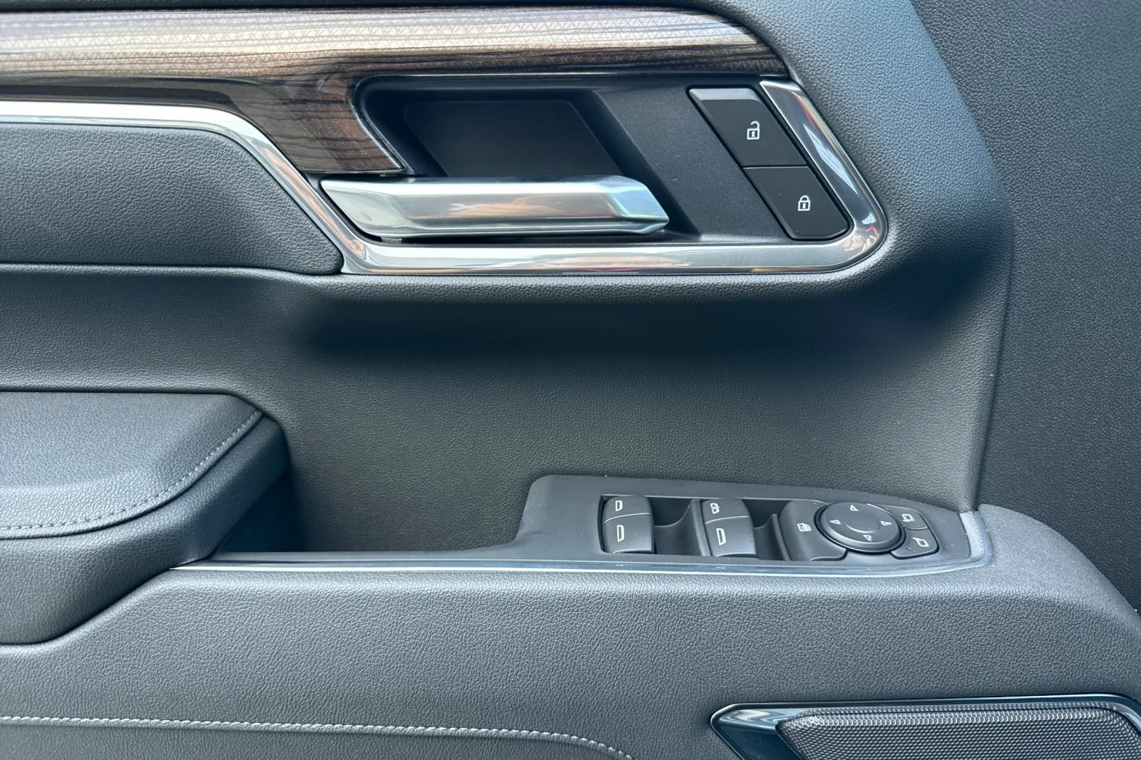 2026 Chevrolet Silverado 1500 LT - Photo 10